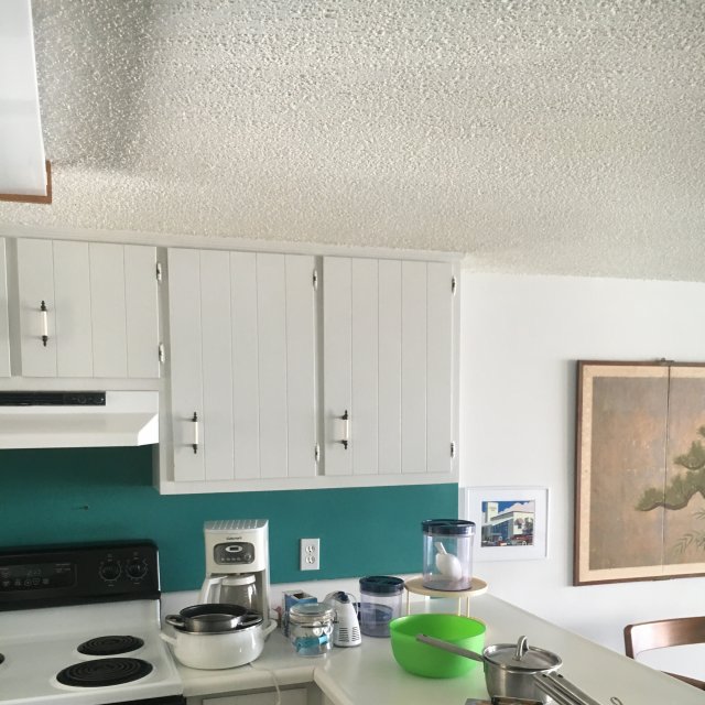 Before picture of beach house kitchen cabinets by Cabinet Depot